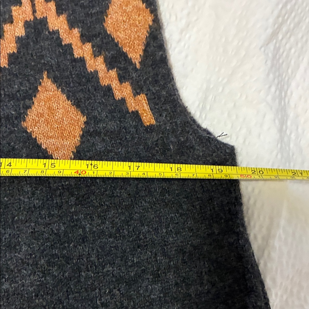 Geometric Patterned Black and Brown Sweater - Picture 4 of 6
